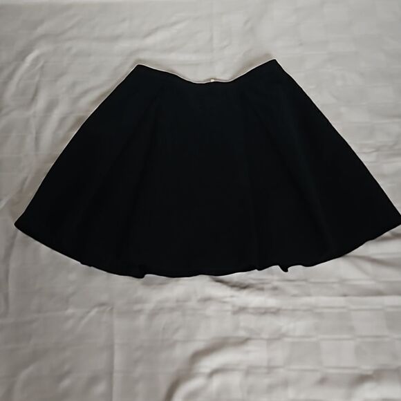 Elegant Black Women's Skirt - Picture 6 of 16